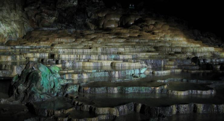 山口県の人気パワースポット「秋芳洞」天然記念物にも指定された