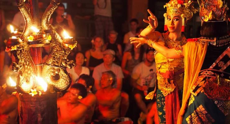 ケチャ ダンスだけじゃない 魅惑のバリ舞踊で神秘の世界を体験 Taptrip