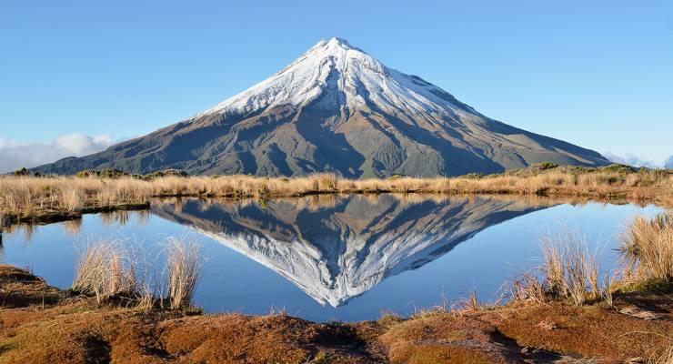 ニュージーランドの富士山 タラナキ山 で登山体験 見どころ トレッキングツアー紹介 Taptrip