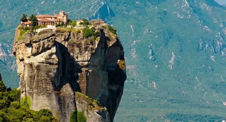 ギリシャの世界遺産メテオラってどんなところ？岩上の修道院を訪ねよう