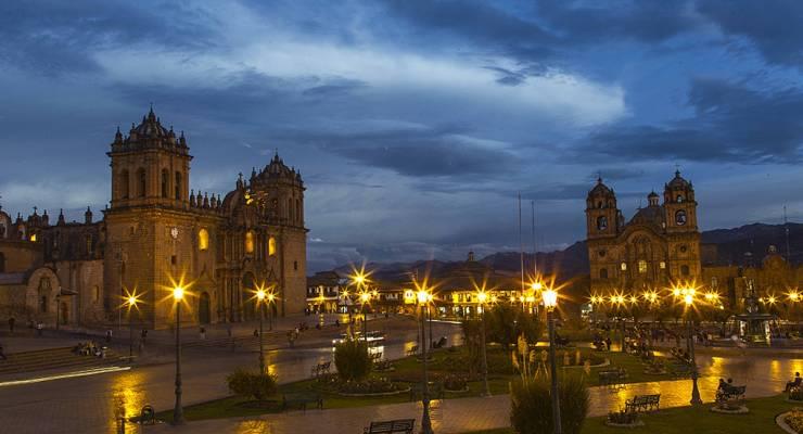 ペルー クスコ観光の拠点アルマス広場 観光スポット レストラン特集 Taptrip