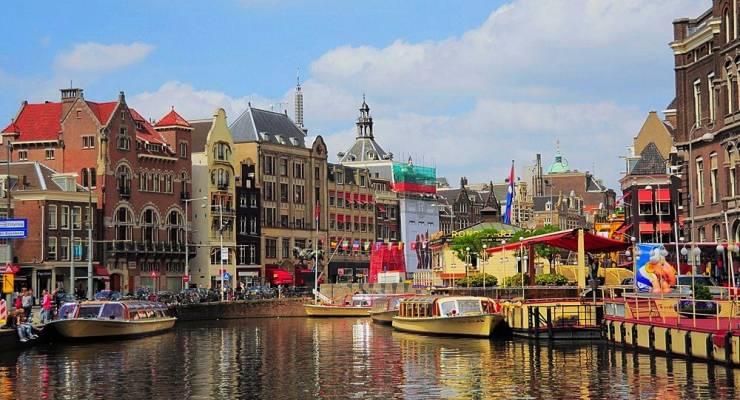 水の都オランダ アムステルダムの観光スポットまとめ ダム広場に絶対に行くべき理由とは Taptrip