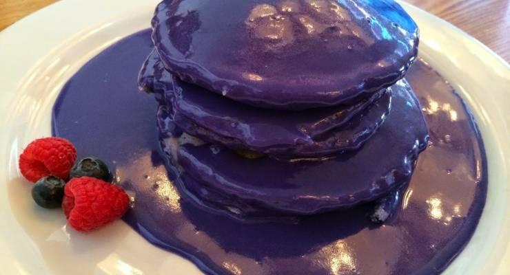 ハワイ 紫色のパンケーキが話題のyogur Story ランチのカフェ飯も人気 Taptrip