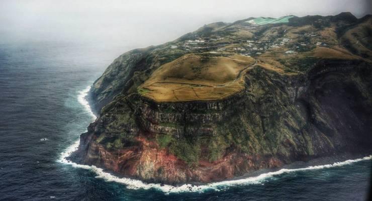 日本国内 絶景 人気の秘境島3選 悪石島 青島 沖島の魅力大公開 Taptrip