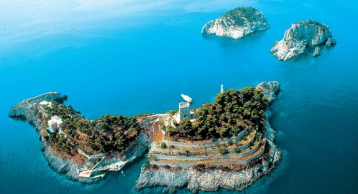 イタリアに世界一ファンタジーな島 ガッリ諸島を見に行こう Taptrip