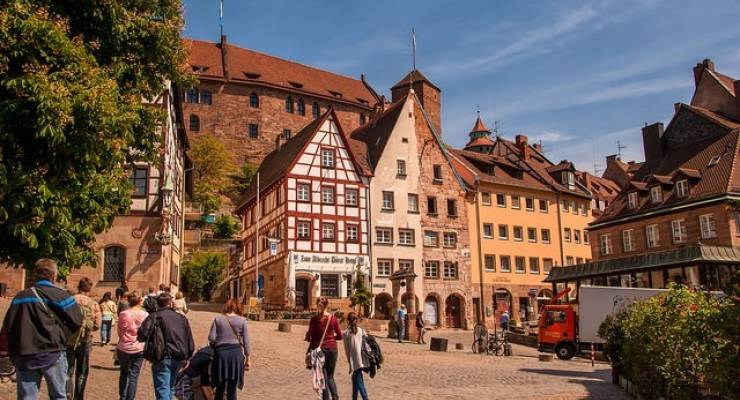 ドイツの古城街道を観光 中世の街並みを歩こう Taptrip