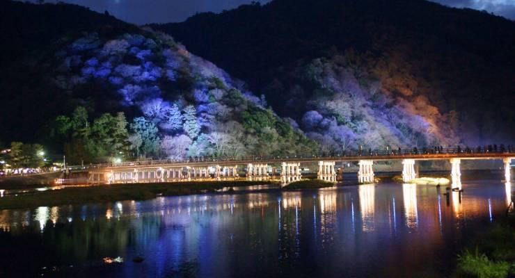 名所 渡月橋は夜のライトアップも見逃せない 日本の景観美を楽しもう Taptrip 2ページ目