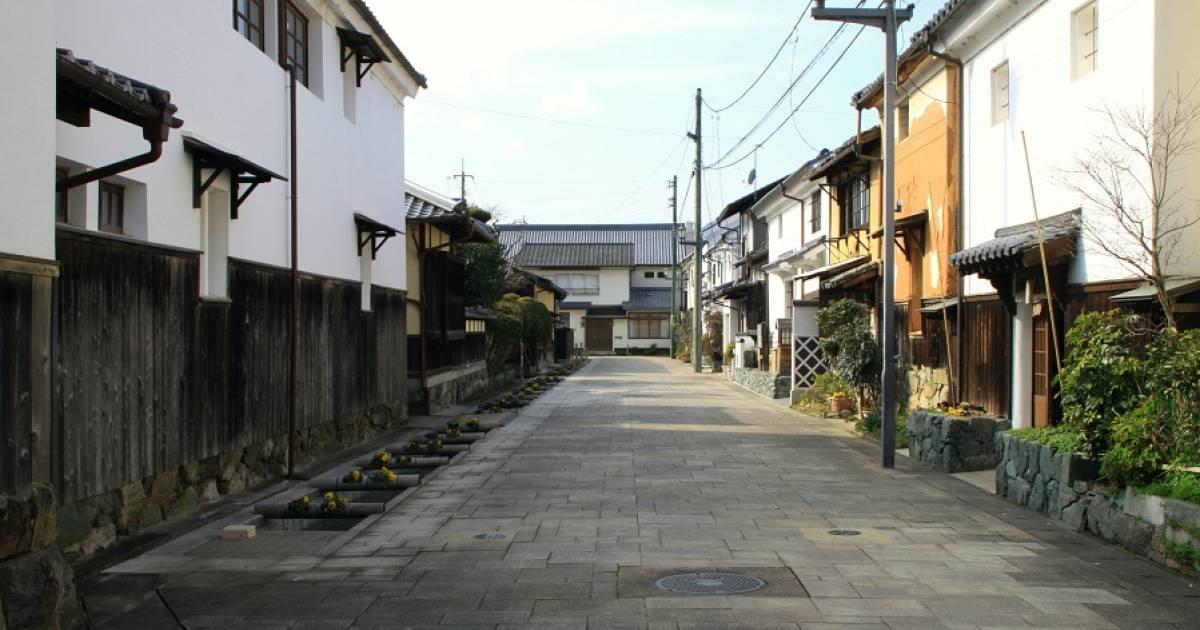 大政穂積 伊予路の旅展出品 銅山川の水墨画です