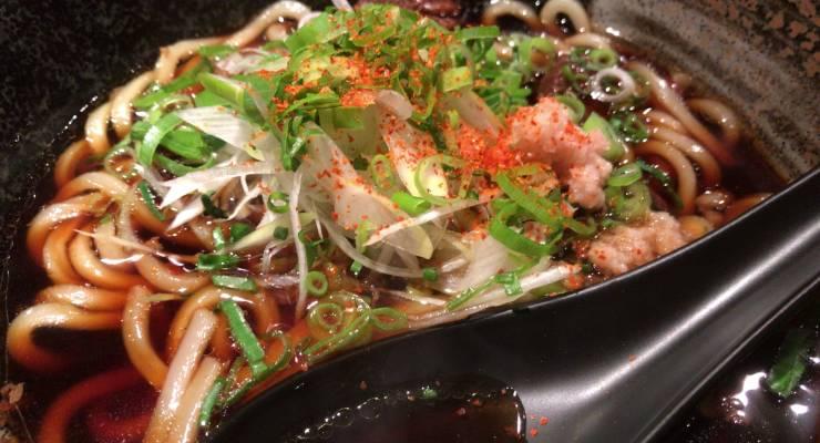 小倉のご当地グルメ おすすめ肉うどんのお店 くら Vs 千容 Taptrip