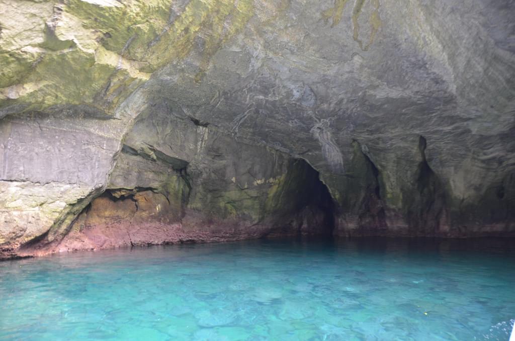 静岡県・伊豆半島の堂ヶ島天窓洞で日本の青の洞窟クルーズを堪能しよう！神秘的で美しすぎる天然記念物