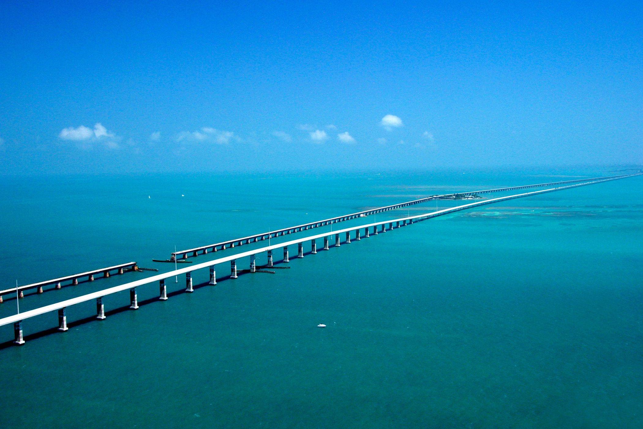 フロリダ絶景セブンマイル・ブリッジの日本版！角島大橋をドライブしよう！