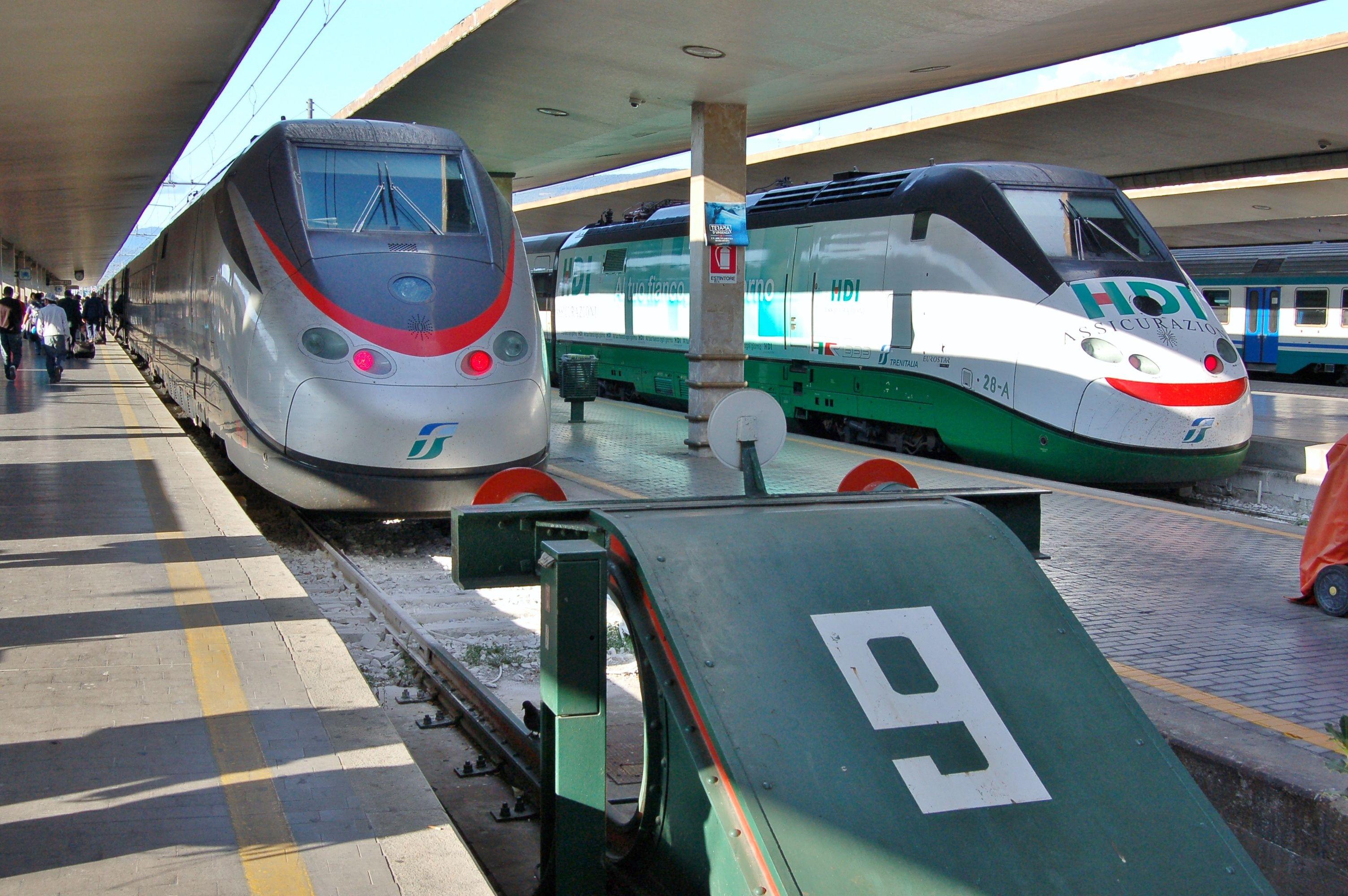 イタリア・ピサのおすすめ観光スポットガイド！フィレンツェから行く電車の旅