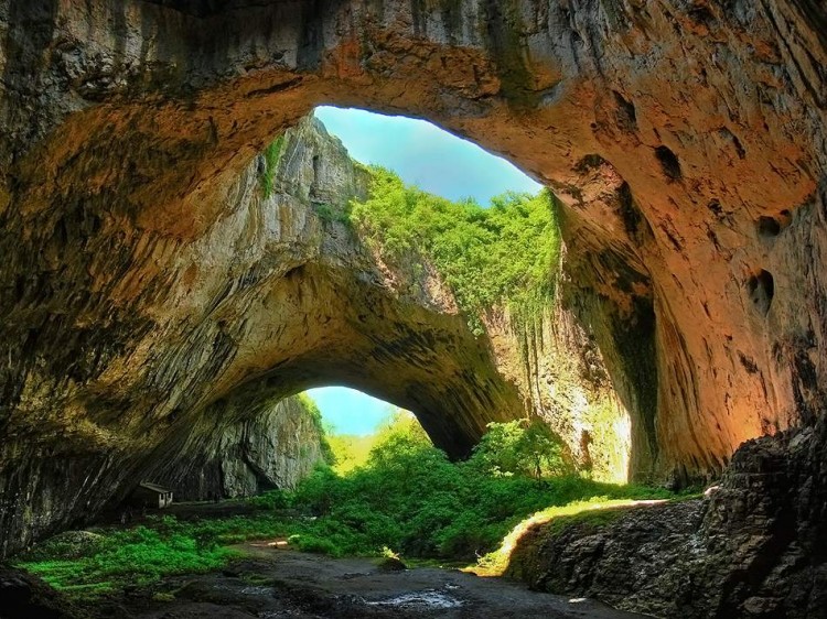 必見デヴェタシュカ洞窟！ブルガリア絶景スポットが凄かった