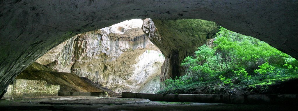 必見デヴェタシュカ洞窟！ブルガリア絶景スポットが凄かった