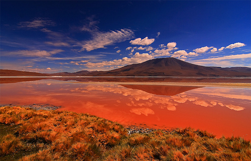 これは見てみたい！ボリビア「ラグナ・コロラダ」の赤い湖が神秘的