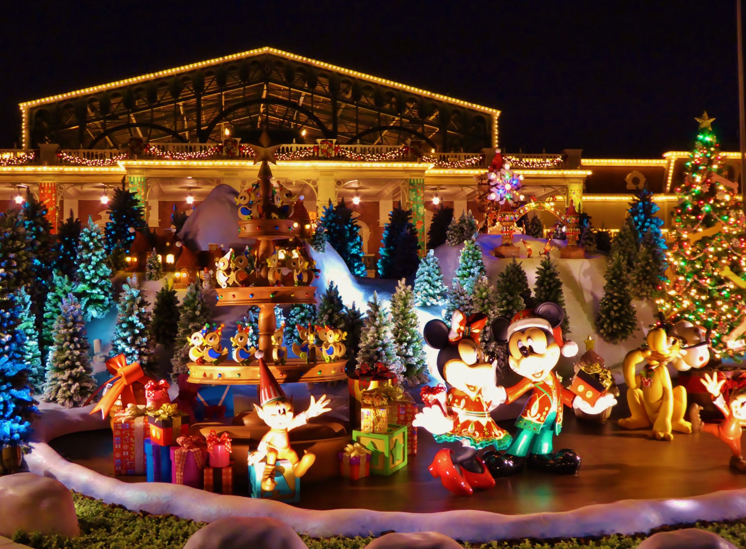 クリスマスはディズニーで決まり♪友達と家族と恋人と楽しむクリスマス・ファンタジー