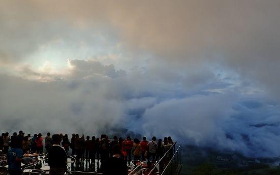 【北海道】ゴンドラで天空へ！トマムの絶景・雲海テラスでティータイム