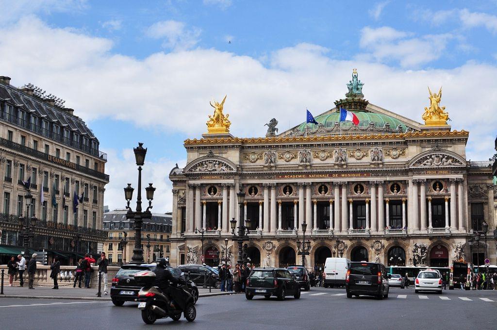 本場パリでキャバレー、オペラ・バレエ！フランスで楽しむ華やかエンターテイメント