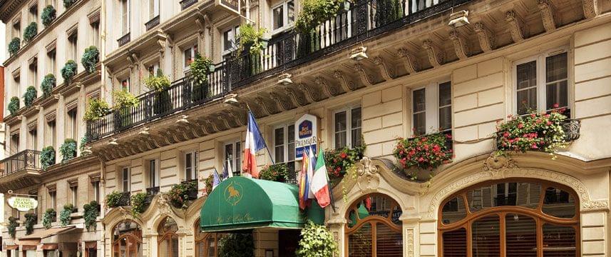 パリの人気ホテルおすすめ６選！まるで宮殿のような歴史的建造物に泊まれる！