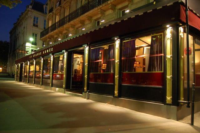 パリで凱旋門観光なら公式ブティックでお土産を！おすすめカフェも紹介♡