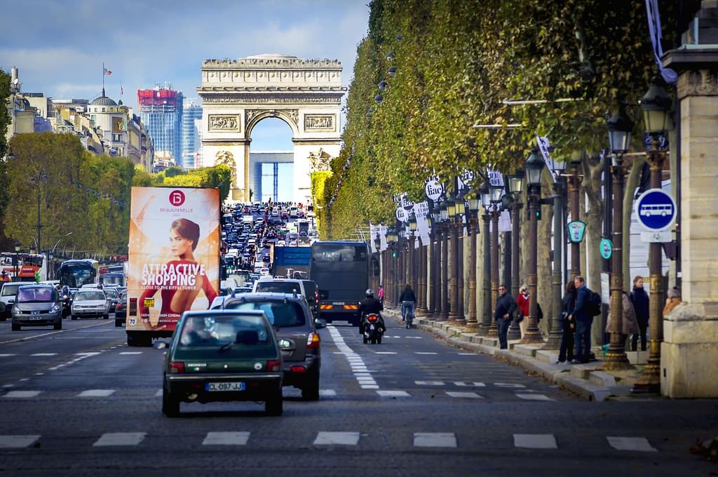フランス・パリ屈指の大通りシャンゼリゼで人気の観光スポット大特集！最高に楽しめるパリ観光タイム