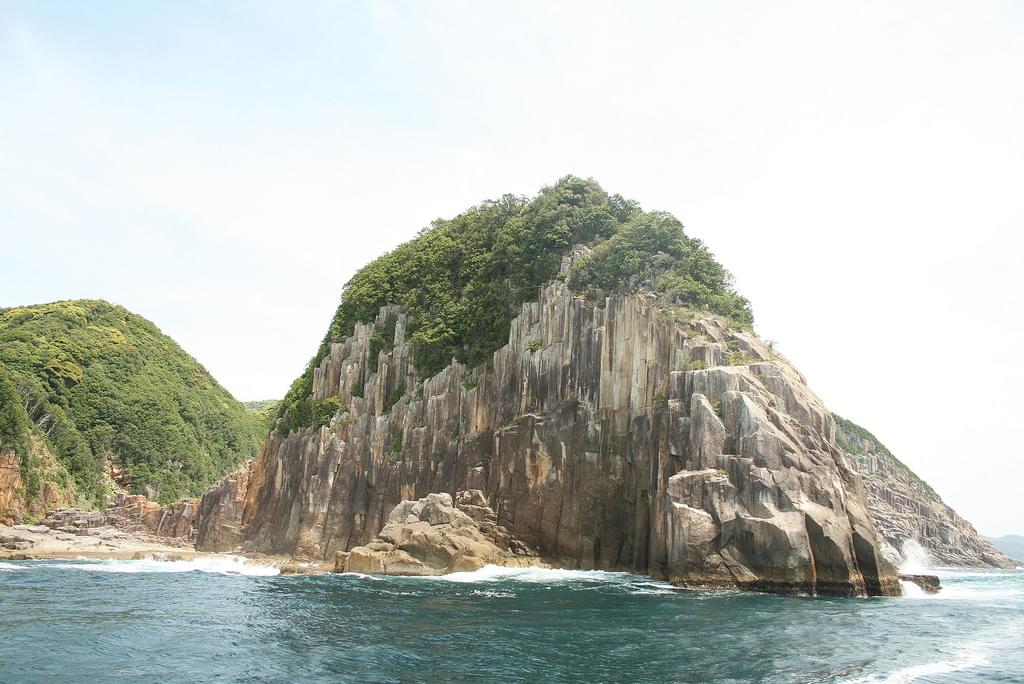 三重県の絶景ポイント楯ヶ崎！ハイキングしながら青の洞窟や断崖絶壁を堪能！