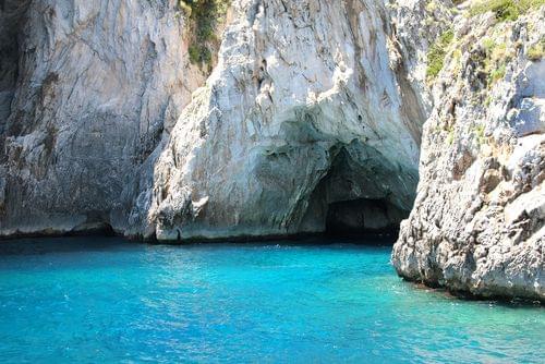 青の洞窟に行きたい！夢のカプリ島への観光ガイド