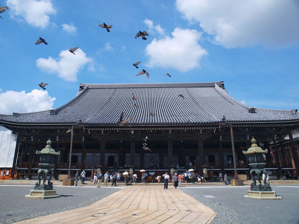 京都駅周辺で行くべき人気観光スポットおすすめ６選！紅葉も桜も最高！