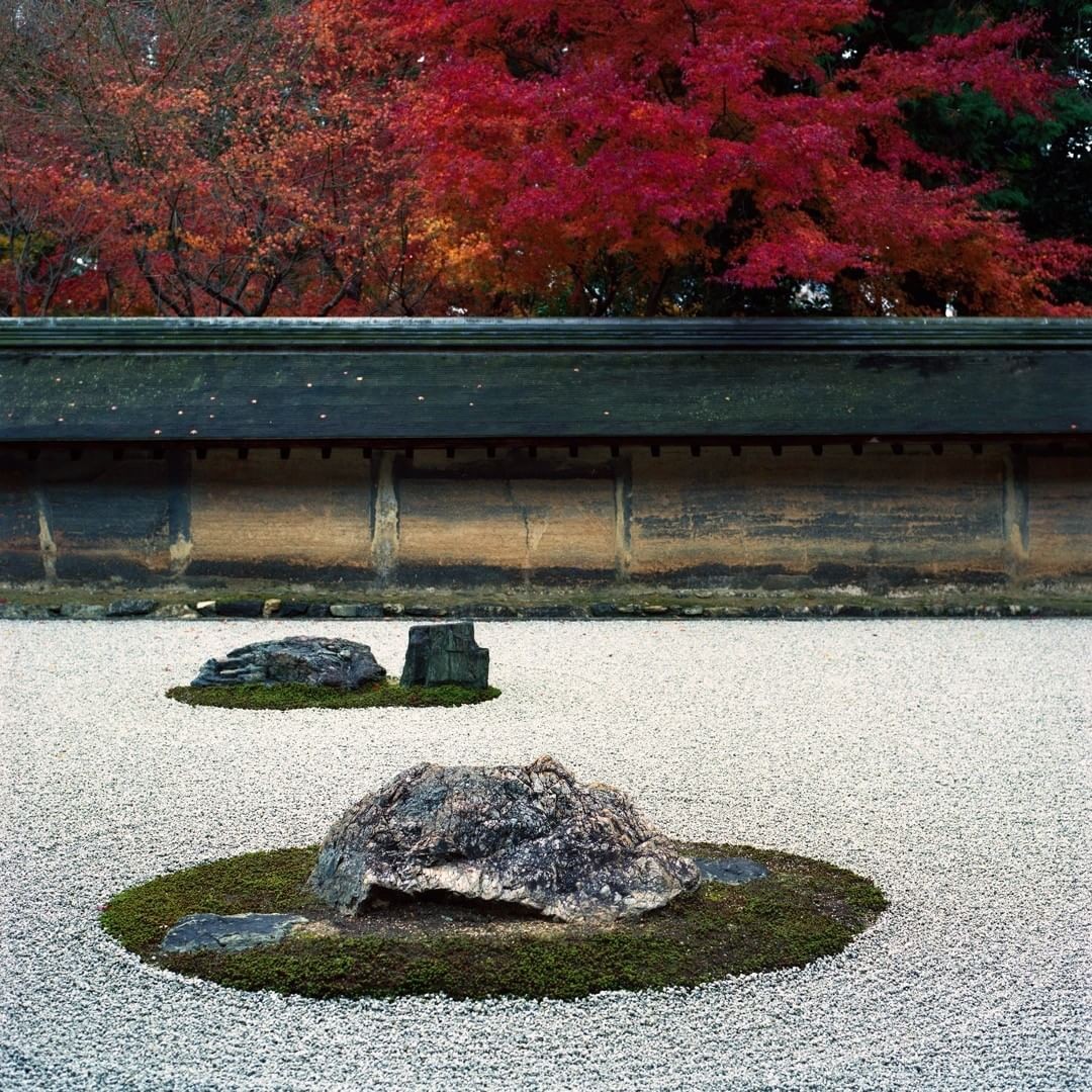 京都・龍安寺にある石庭の秘密！謎が謎を呼ぶ?!
