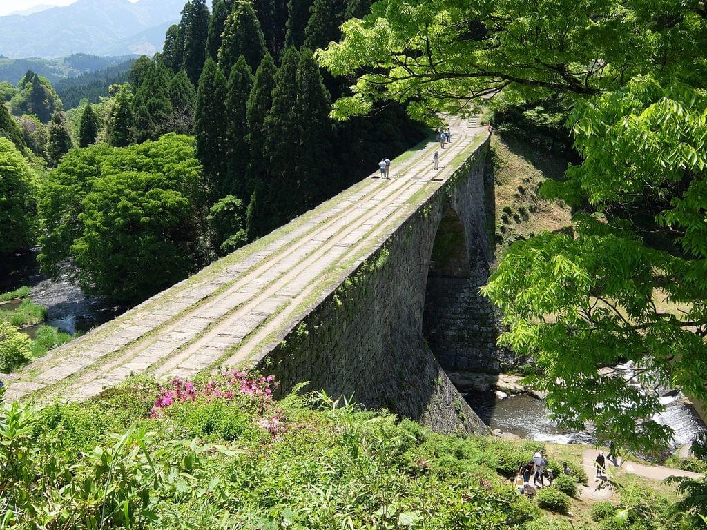 熊本旅行の人気観光スポット「通潤橋」大特集！風情ある石橋とダイナミックな放水に感動必至
