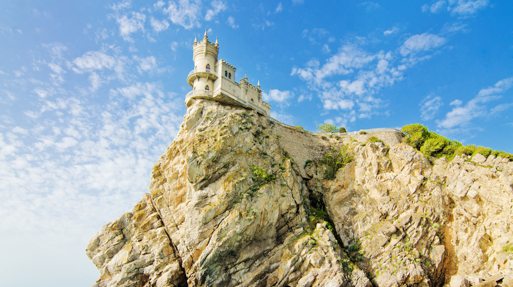 画像6枚目 ウクライナ崖のお城スワローズ ネストを観光 ツバメの巣と呼ばれる絶景がスゴすぎる Taptrip