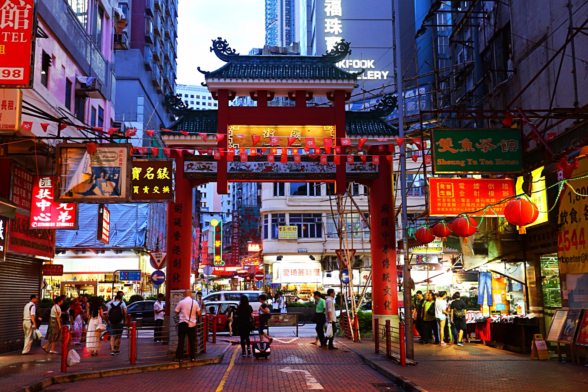 香港の下町「佐敦～油麻地」街歩きプラン！下町ローカルマーケットでぶらり旅を