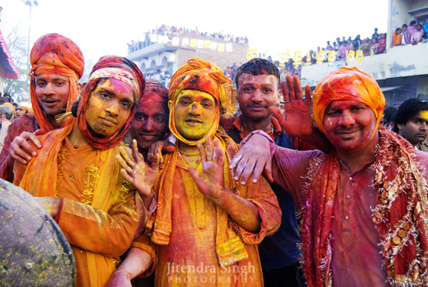 世界一カラフルなお祭り！インドのホーリー祭の時期は？危ない？注意点は？