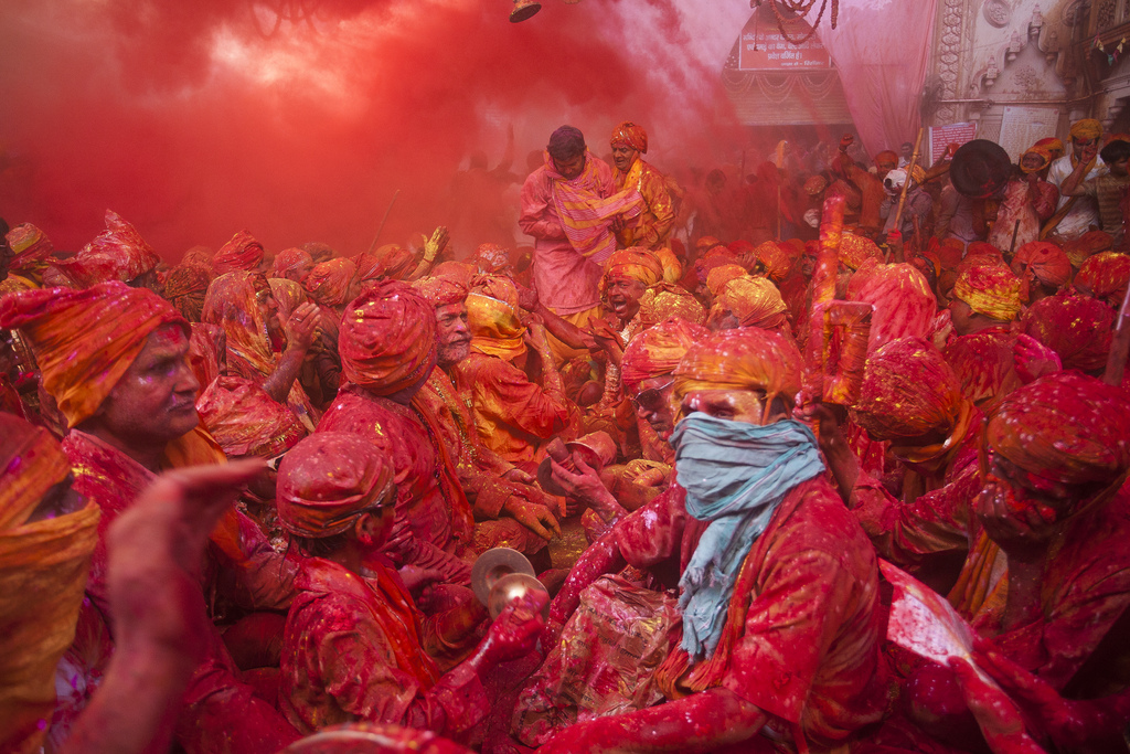 世界一カラフルなお祭り！インドのホーリー祭の時期は？危ない？注意点は？