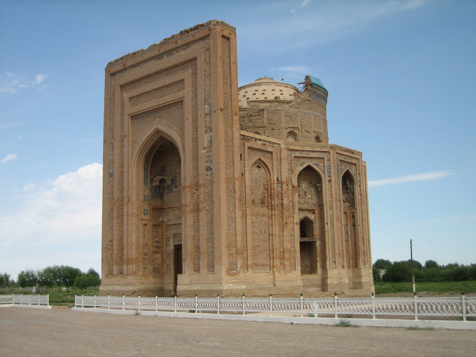 ベールに包まれた神秘の国！トルクメニスタンの基本情報＆観光ガイド