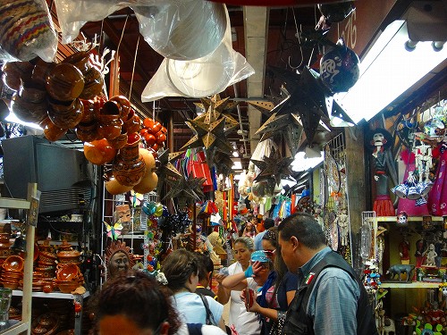 地元民に混じってメキシコ体験！メキシコ・シティの市場をお散歩