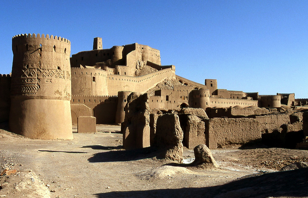 イランの歴史観光名所「バム遺跡」城塞都市が地震から文化の復興・復元！