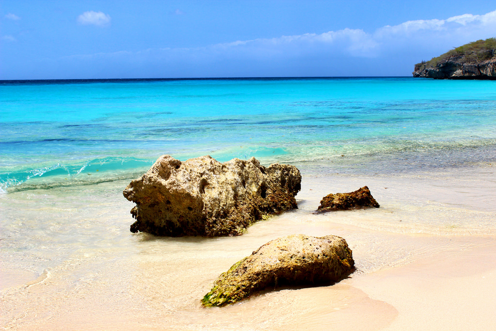 カリブ海「キュラソー島」の見どころまとめ！世界遺産ウィレムスタット観光からビーチ情報まで