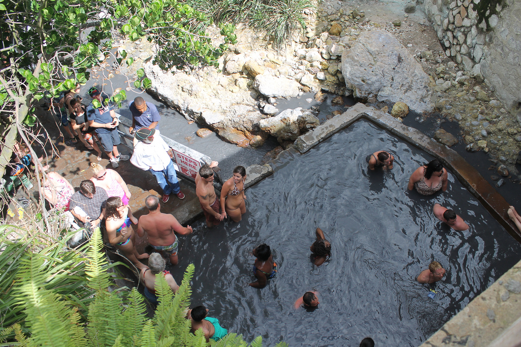カリブ海「セントルシア」魅力徹底ガイド！大自然の泥温泉で心身ともにリフレッシュ