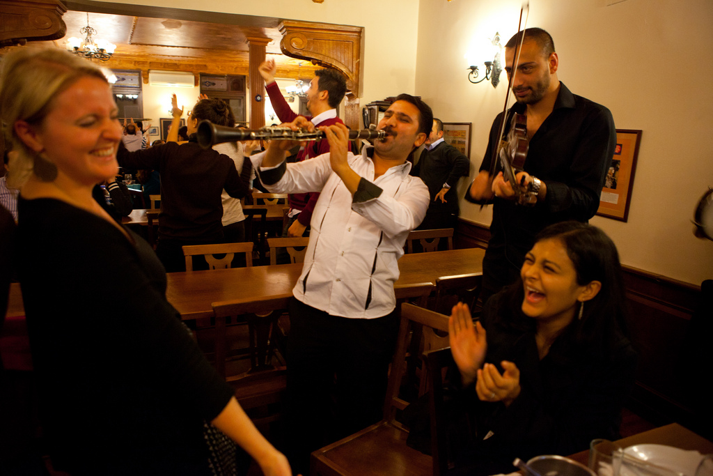 トルコの居酒屋でおいしいお酒を！生演奏やテラス席もある人気メイハネおすすめ４店