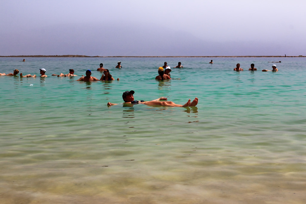 中東イスラエルの人気観光スポットおすすめ５選！絶景クレーターに死海も！