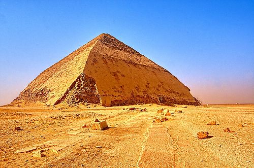 エジプト・ダハシュールで個性的なピラミッドを楽しむ！
