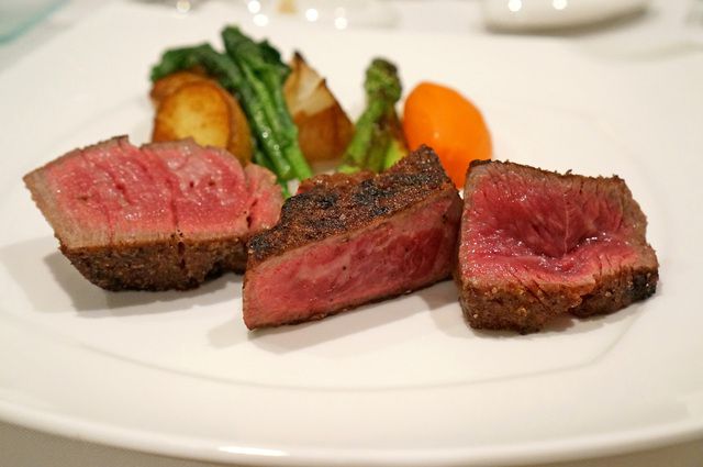 東京でデートにおすすめなステーキの名店6選！雰囲気も最高です！