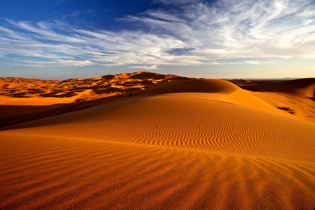 モロッコでサハラ砂漠絶景観光！ラクダに乗って自然が紡ぎだした絶景揃いの見どころを訪ねよう
