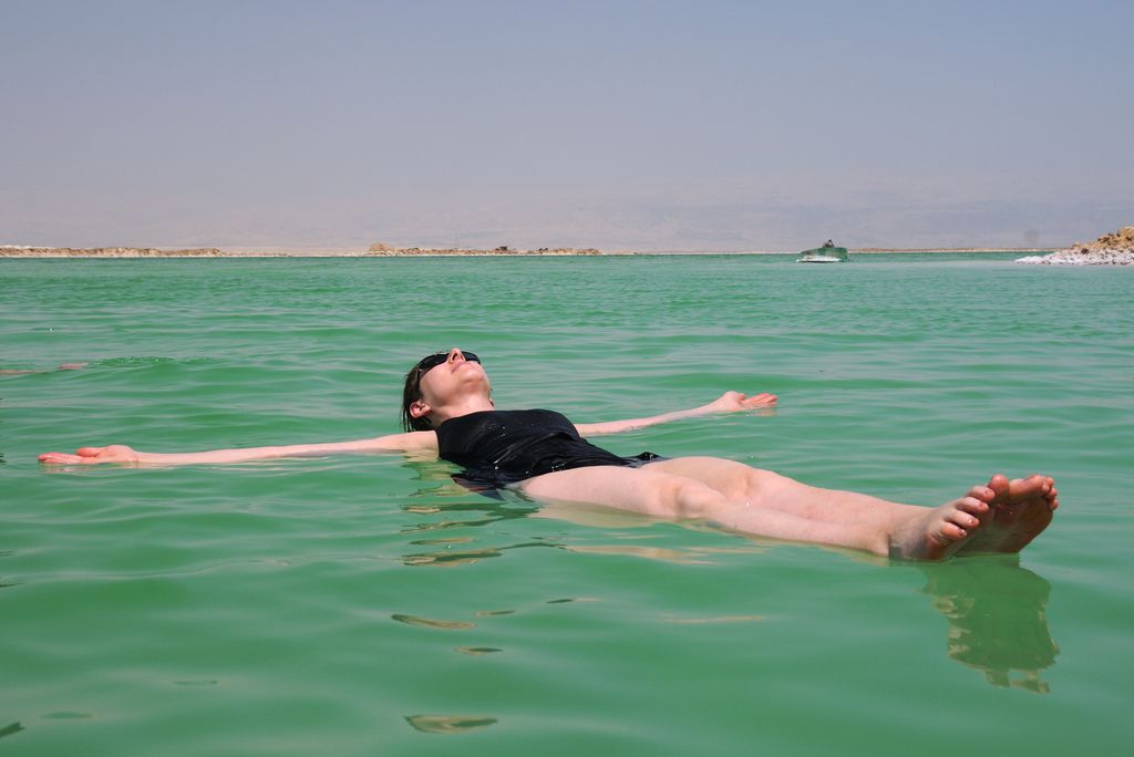 イスラエルとヨルダンにまたがる死海の魅力大特集！ミネラル豊富な死海の泥でナチュラルエステ
