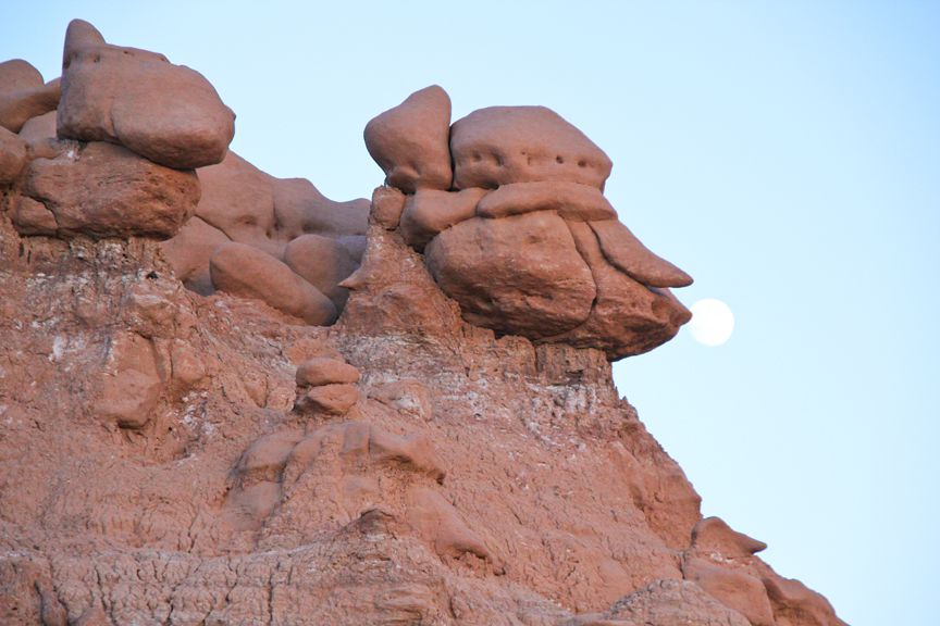 アメリカ・ゴブリンバレー州立公園で丸い奇岩の山を観光！