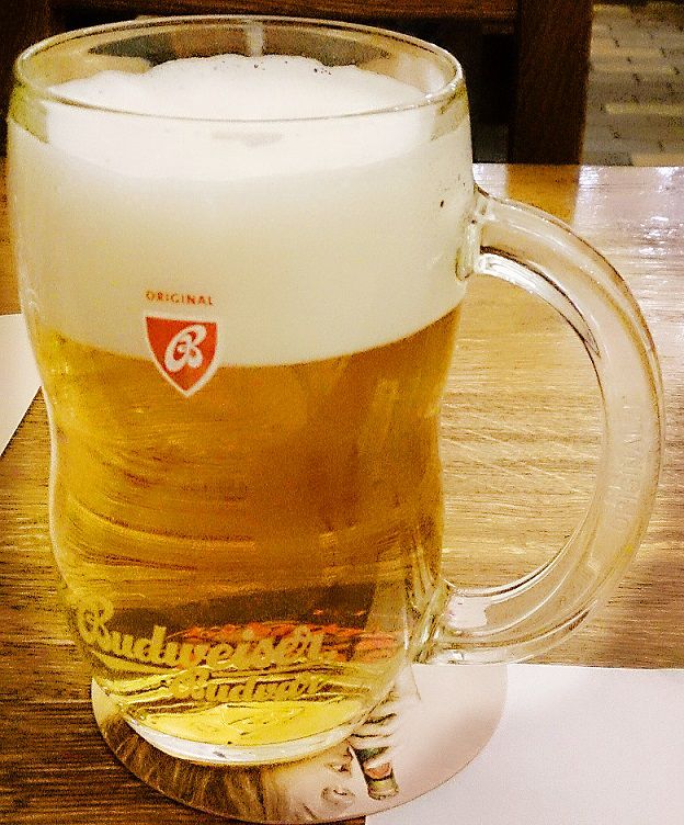 【チェコ・プラハ】ピルスナービールと名物料理を本場で楽しもう！おすすめビアホールをご紹介！