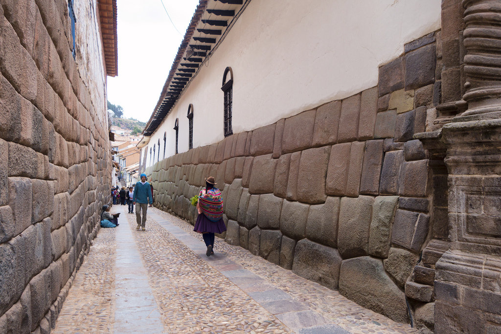 ペルー・インカ帝国の首都クスコの12角の石の魅力に迫る！謎に包まれた神秘の石
