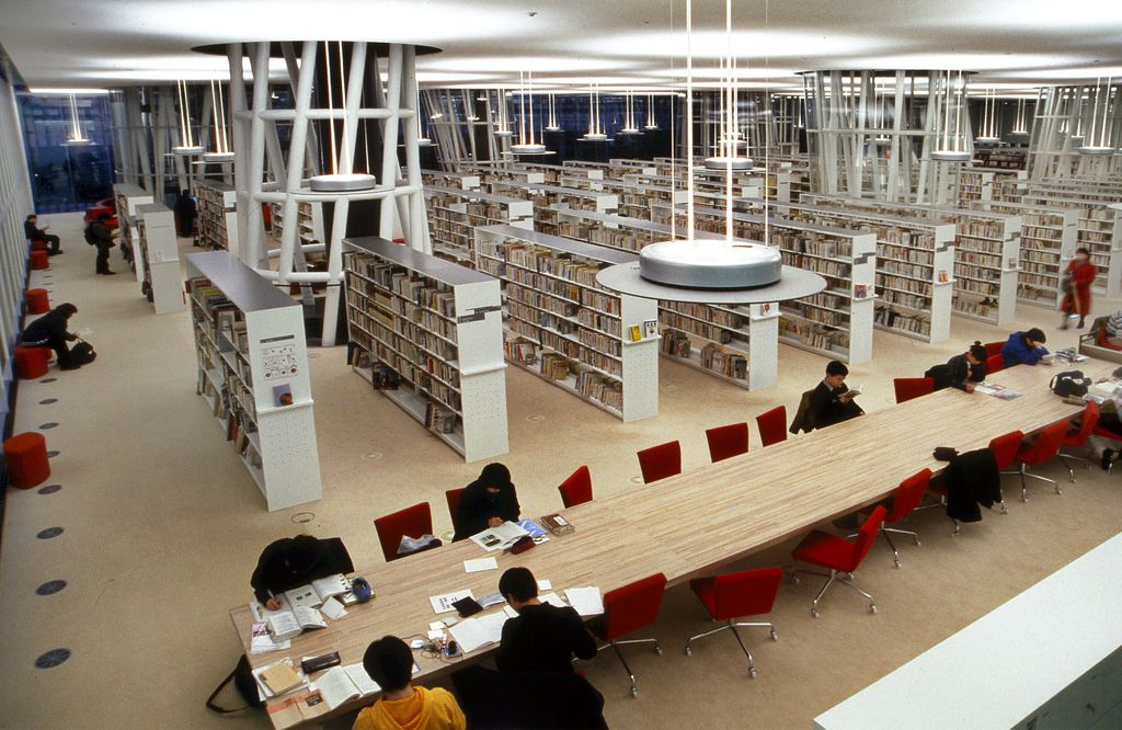 日本全国の素敵すぎる公共図書館3選！無料で楽しめる魅力的な建築デザインに一目ぼれ
