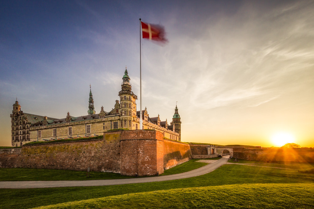 デンマーク「クロンボー城」の魅力とは？ハムレットの舞台となった城の地下には巨人が･･･